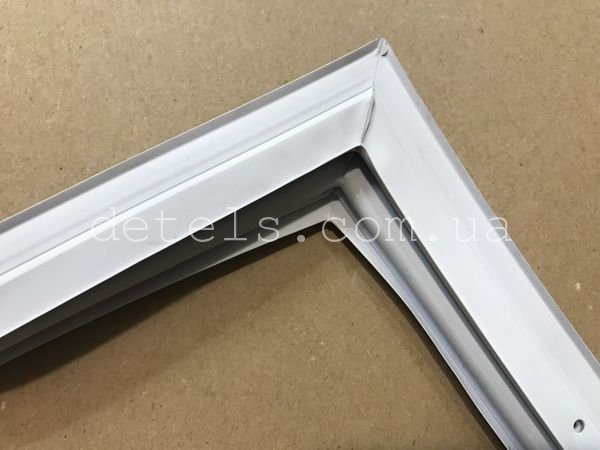 Ущільнювач (гума) двері морозильної камери Indesit Ariston 570x570мм для холодильника (C00854013)